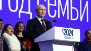 Tổng thống Nga kêu gọi các gia đình sinh nhiều con vì “sự sống còn của dân tộc”