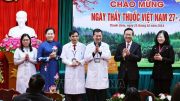 Chủ tịch nước Võ Văn Thưởng thăm, chúc mừng các y, bác sĩ tại tỉnh Hà Nam