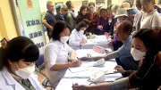 Khám chữa bệnh, cấp phát thuốc miễn phí cho bà con nhân dân huyện Mường Chà, Điện Biên