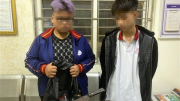Hai thiếu niên mang dao đi "đại chiến" bị Cảnh sát 141 phát hiện