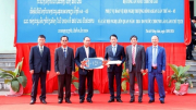 Việt Nam hỗ trợ Bộ Công an Lào phương tiện phục vụ công tác