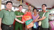 Khám, phát thuốc và tặng quà người dân có hoàn cảnh khó khăn tại Campuchia