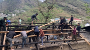 Công an giúp dân khắc phục hậu quả mưa đá ở huyện rẻo cao Hà Giang