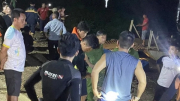 Cảnh sát xuyên đêm tìm kiếm 3 nạn nhân tử vong ở suối Bù Linh, Bình Phước