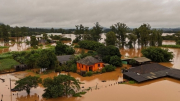 Gần 40 người chết vì lũ lụt kinh hoàng ở Brazil