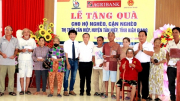 Agribank trao an sinh xã hội tại huyện Tân Hiệp, tỉnh Kiên Giang