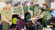Thăm, tặng quà cựu chiến binh Lào Cai từng tham gia chiến dịch Điện Biên Phủ