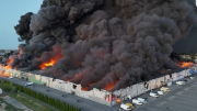 Cháy lớn tại trung tâm mua sắm nổi tiếng Ba Lan, hơn 1.000 gian hàng bị thiêu rụi
