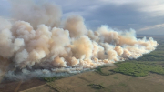 Cháy rừng lan rộng ở Canada, hành nghìn cư dân phải sơ tán