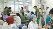 Làm rõ nguyên nhân vụ nghi ngộ độc thực phẩm khiến 350 công nhân nhập viện