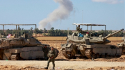 Israel tấn công Rafah, hơn nửa triệu người lại phải di dời