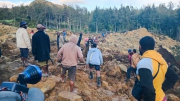 Hơn 100 người nghi bị chôn vùi do lở đất tại Papua New Guinea