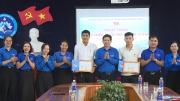 Trao huy hiệu Tuổi trẻ dũng cảm cho 3 đoàn viên dũng cảm cứu người