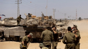 Israel không kích dữ dội, điều xe tăng "xuyên thủng" Rafah