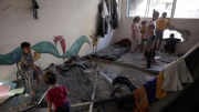 Lều của người tị nạn Palestine ở Dải Gaza trúng pháo, 25 người chết