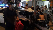 Nữ tài xế say xỉn lái ô tô tông hàng loạt xe máy, 6 người thương vong