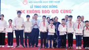 Trao học bổng "Học không bao giờ cùng" cho 463 cá nhân tiêu biểu