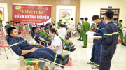 Gần 300 đoàn viên thanh niên Công an Quảng Trị hiến máu cứu người