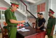 Bắt tạm giam đối tượng dùng giấy tờ giả để cầm cố ôtô