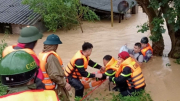 Hơn 100.000 lượt CBCS Công an dầm mình trong mưa gió, sát cánh cùng người dân vượt qua cơn bão số 3