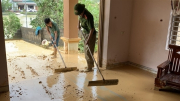 Đảm bảo vệ sinh môi trường, phòng chống dịch bệnh sau bão