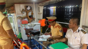Tuyên truyền đảm bảo TTATGT tuyến thủy nội địa trước mùa mưa bão