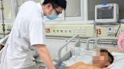 Lội nước bẩn sau mưa bão, nhiều người mắc uốn ván nguy kịch