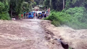 Bão Trà Mi "trút cơn thịnh nộ" gây lũ lụt tại Philippines