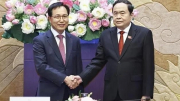 Top legislator receives Samsung Vietnam's leader