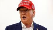 Ông Trump muốn EU mua nhiều dầu khí hơn, nếu không sẽ áp thuế