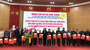 Phó Chủ tịch nước Võ Thị Ánh Xuân thăm, tặng quà và chúc Tết nhiều đối tượng chính sách tại Phú Thọ