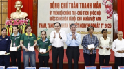 Chủ tịch Quốc hội Trần Thanh Mẫn  thăm, tặng quà Tết hộ nghèo và người lao động