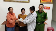 Nhặt được ví tiền, 3 học sinh, sinh viên trình báo Công an xã tìm trả người bị mất