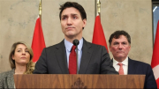 Canada, Mexico tung đòn đáp trả lệnh áp thuế mới của ông Trump
