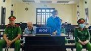 Hối hận vì cha già 85 tuổi nhận hộ tội giết người, con gái ra đầu thú