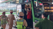 Sau phản ánh của Báo CAND, CSGT kiểm tra nhà xe Điền Linh