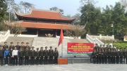Đoàn đại biểu Cục Công nghiệp an ninh báo công dâng Bác tại Khu di tích K9