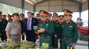 Hoa Kỳ bàn giao cơ sở huấn luyện rà phá bom mìn cho Việt Nam