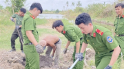 Công an Cà Mau góp trên 4,3 tỷ đồng vào chương trình xóa nhà tạm, nhà dột nát