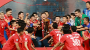 HLV Kim Sang-sik sẽ dẫn dắt đội bóng nào thi đấu với CLB Manchester United?