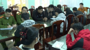 Đang đứng tránh tàu hỏa, nam thanh niên bất ngờ bị đánh nhập viện cấp cứu