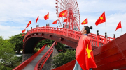 Dịp lễ 30/4, đến Sun World Ha Long sống trong rực rỡ cờ hoa