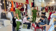 Mở shop bán quần áo rồi bắt mối... môi giới mại dâm