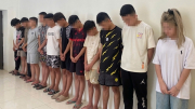 Sỹ diện với bạn gái, nhóm tuổi teen dùng tuýt sắt tấn công “kẻ say nắng”