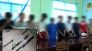 Triệu tập 18 thanh thiếu niên cầm hung khí đến nhà dân đập phá