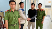 Công an Bình Thuận hỗ trợ người dân nhận lại tiền chuyển nhầm địa chỉ