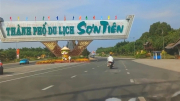 Sập giàn giáo công trình trong Khu du lịch Sơn Tiên khiến 2 người tử vong