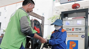 Bảo đảm xăng dầu phục vụ sản xuất và tiêu dùng