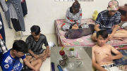 Nhóm thanh thiếu niên tụ tập bay lắc tập thể tại nhà