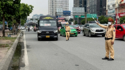 CSGT kiểm tra camera hành trình, lộ tẩy nhiều sai phạm của tài xế